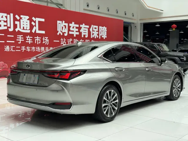 Lexus ES — Фото автомобиля 22