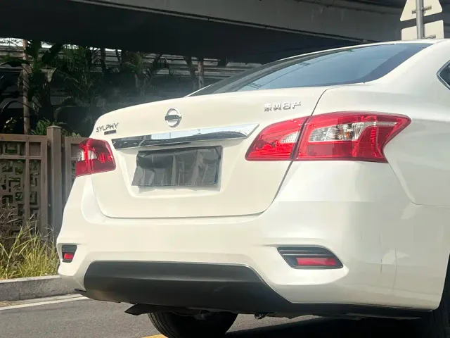 Nissan Sylphy — Фото автомобиля 13