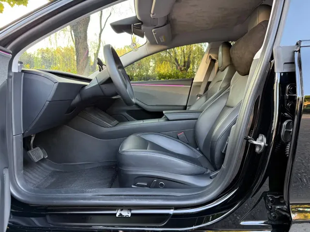 Tesla Model 3 — Фото автомобиля 11