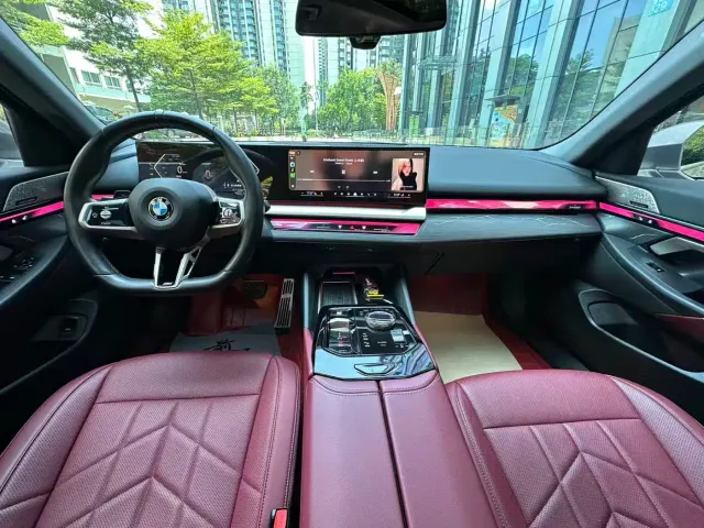 BMW 5 Series — Фото автомобиля 7