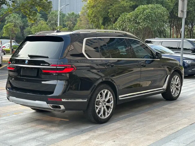 BMW X7 — Фото автомобиля 13