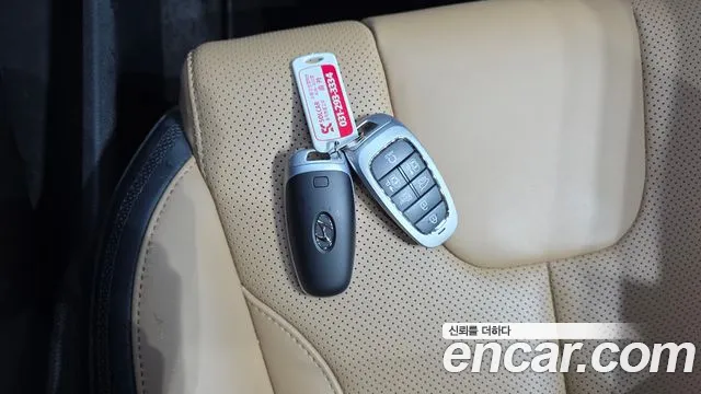 Hyundai Santafe — Фото автомобиля 15