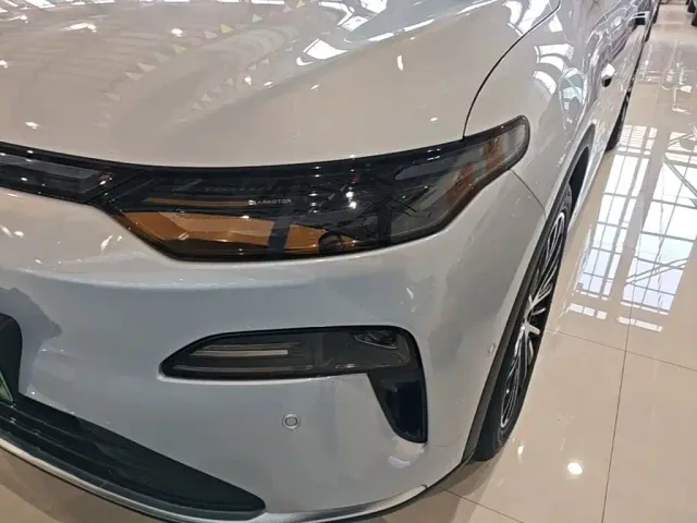 Leapmotor C11 — Фото автомобиля 23