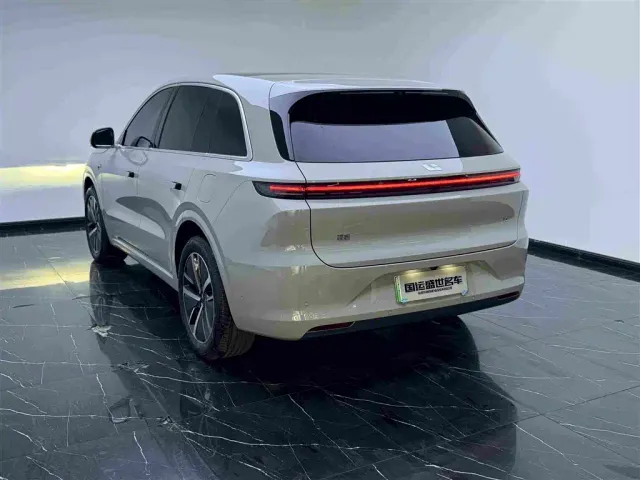 Li Auto L6 — Фото автомобиля 6