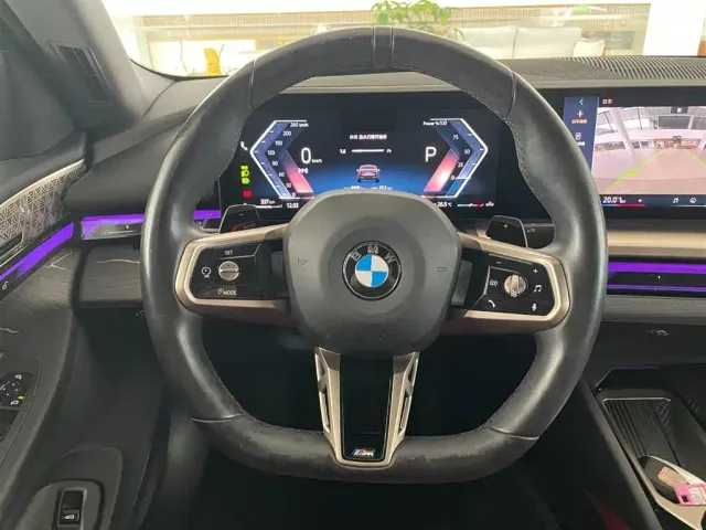 BMW 5 Series — Фото автомобиля 14