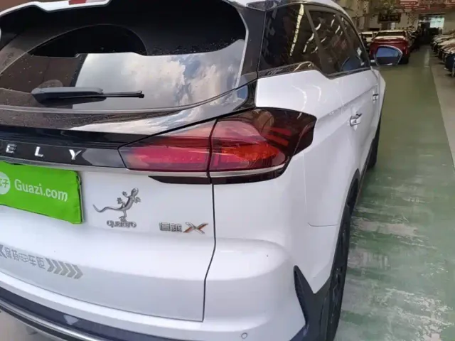 Geely Boyue — Фото автомобиля 7