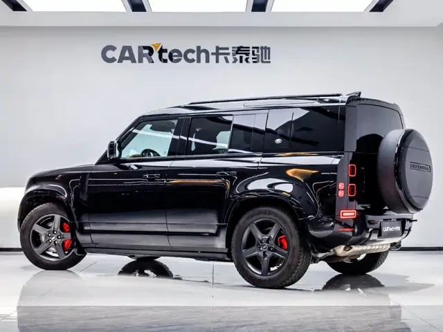 Land Rover Defender — Фото автомобиля 4