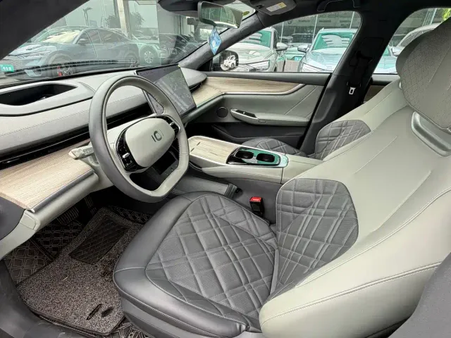 Changan Qiyuan Changan Qiyuan A07 2023 Extended Range 200 Pro — Фото автомобиля 4