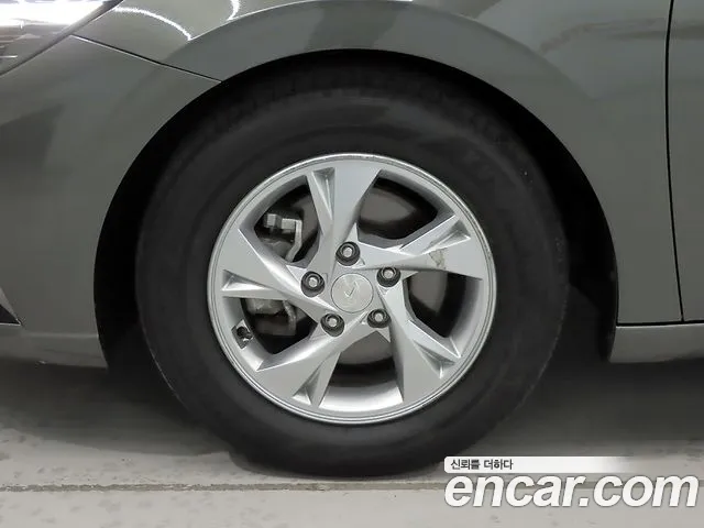 Hyundai AVANTE Avante (CN7) — Фото автомобиля 5
