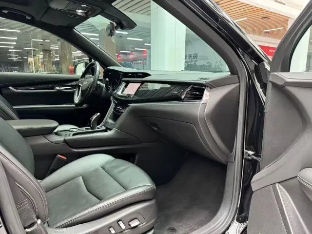 Cadillac XT6 — Фото автомобиля 16