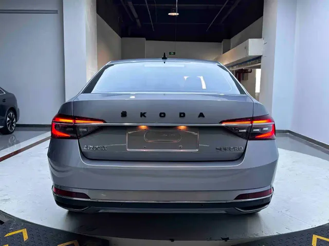Skoda Superb — Фото автомобиля 5