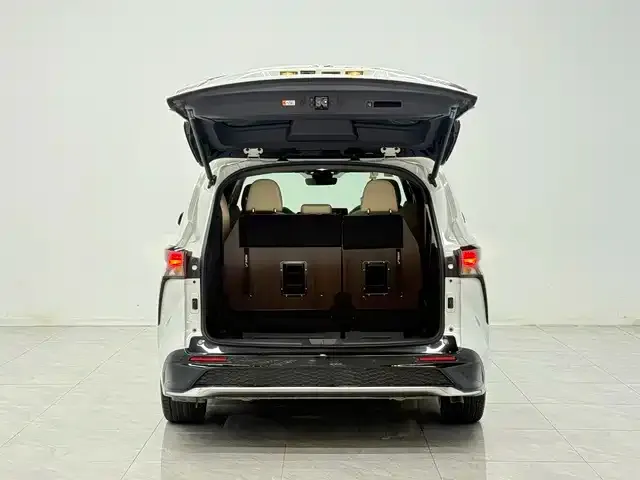 Toyota Granvia — Фото автомобиля 11
