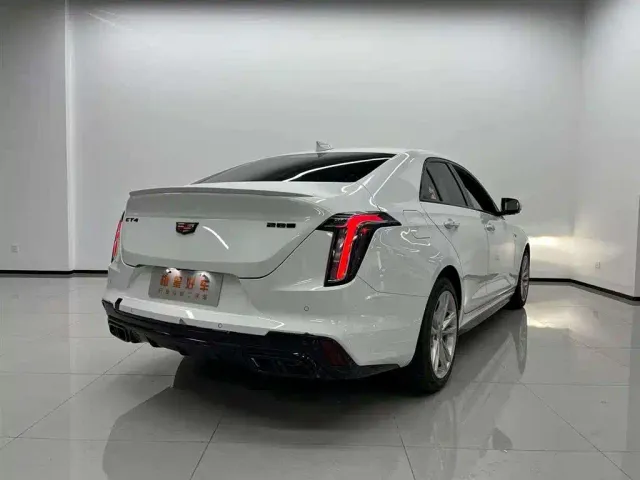 Cadillac CT4 — Фото автомобиля 4