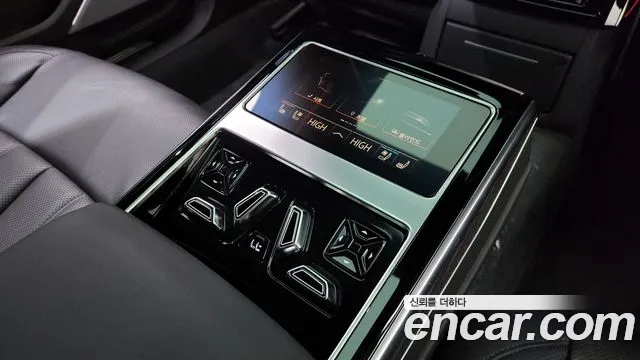 Audi A8 55 TFSI quattro Premium LWB — Фото автомобиля 19
