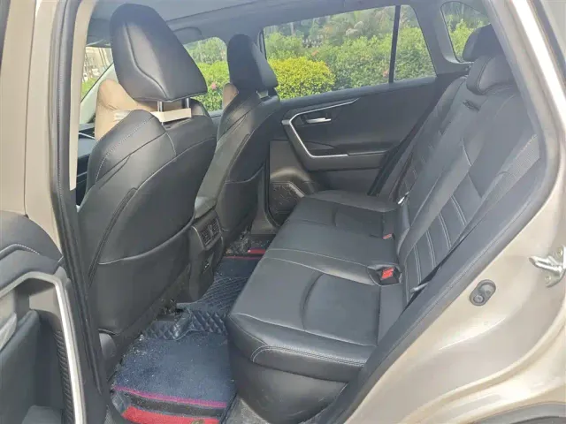 Toyota Wildlander — Фото автомобиля 6