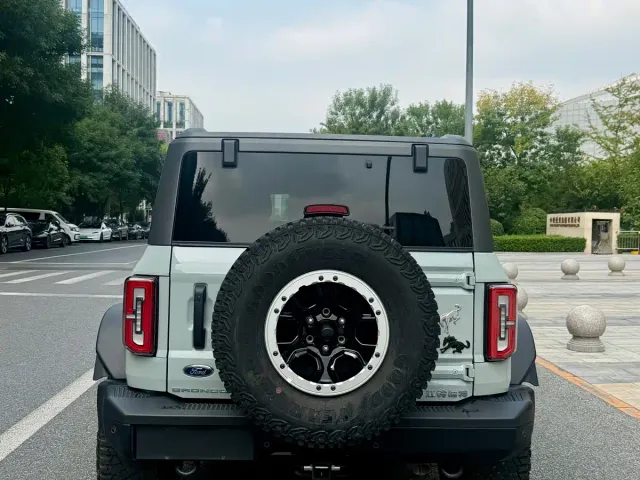 Ford Bronco — Фото автомобиля 5