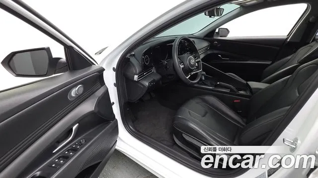 Hyundai AVANTE Avante (CN7) — Фото автомобиля 10