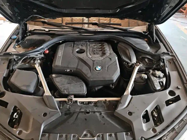 BMW 5 Series — Фото автомобиля 10