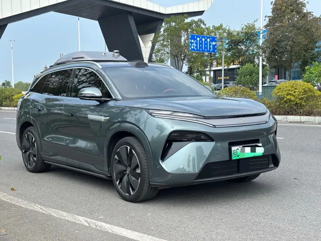 BYD Tang L — Фото автомобиля 3