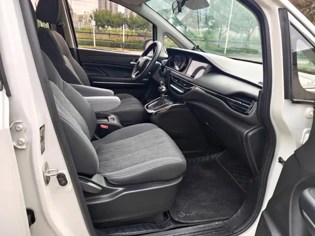 GAC Trumpchi M6 — Фото автомобиля 10