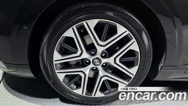 Hyundai Grandeur Grandeur (GN7) 2.5 Бензин 2WD — Фото автомобиля 5