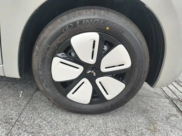 Wuling Hongguang Mini EV — Фото автомобиля 10