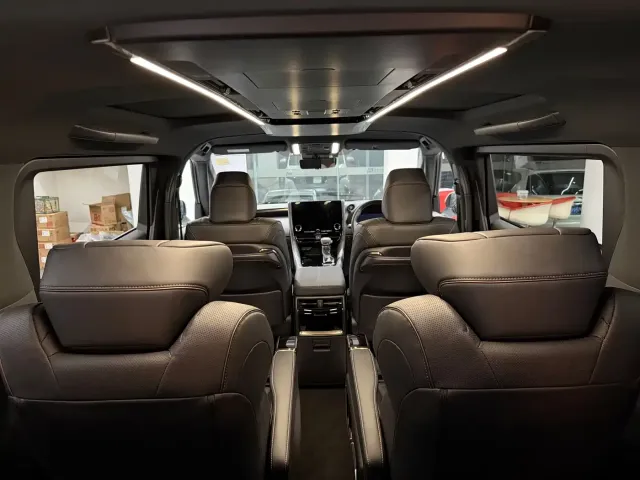 Toyota Alphard — Фото автомобиля 6