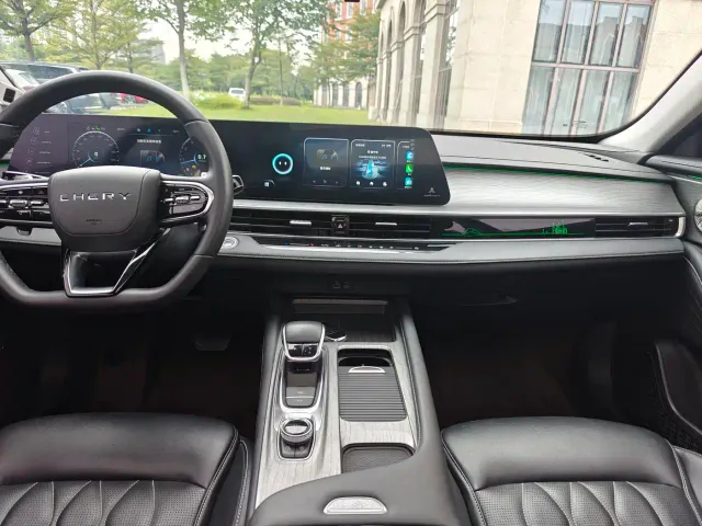 Chery Arrizo 8 — Фото автомобиля 6