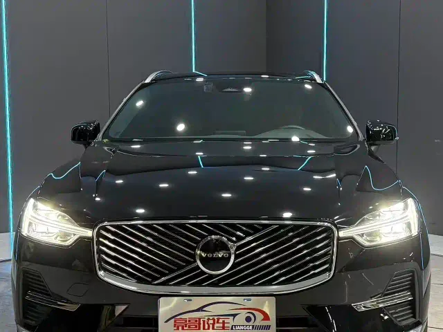 Volvo XC60 — Фото автомобиля 2