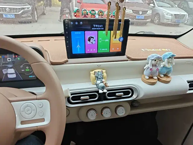 Wuling Hongguang Mini EV — Фото автомобиля 12