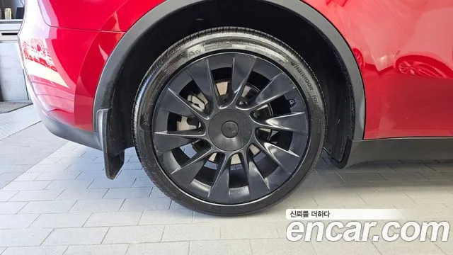 Tesla Model Y — Фото автомобиля 2