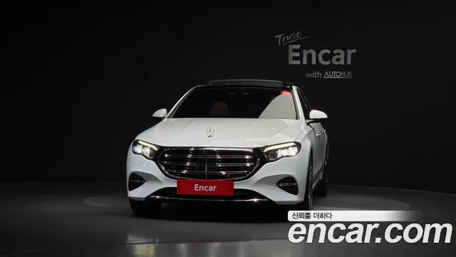 Mercedes-Benz E-Class — Фото автомобиля 3