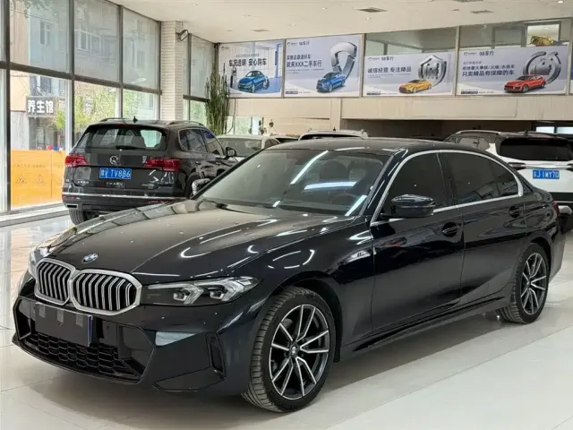 Фотография автомобиля — BMW 3 Series