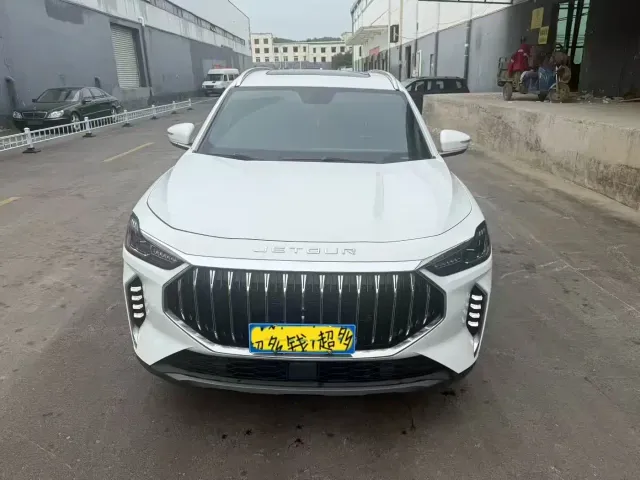Jetour X70 Plus — Фото автомобиля 2