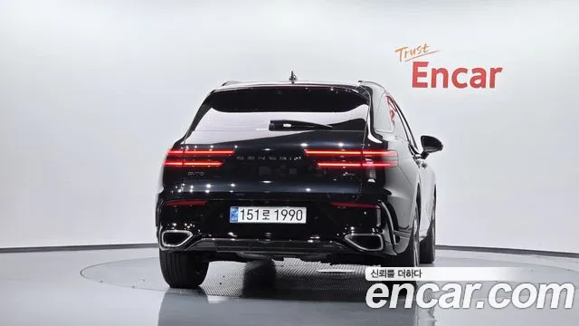 Genesis GV70 — Фото автомобиля 3