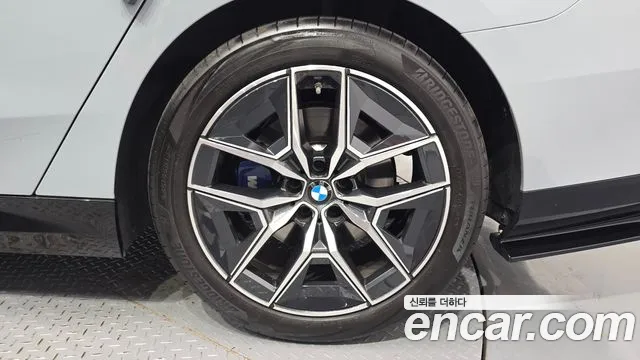 BMW 5 Series G60 — Фото автомобиля 6