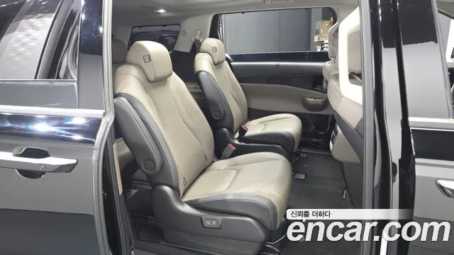 Kia Carnival Generation 4 — Фото автомобиля 17