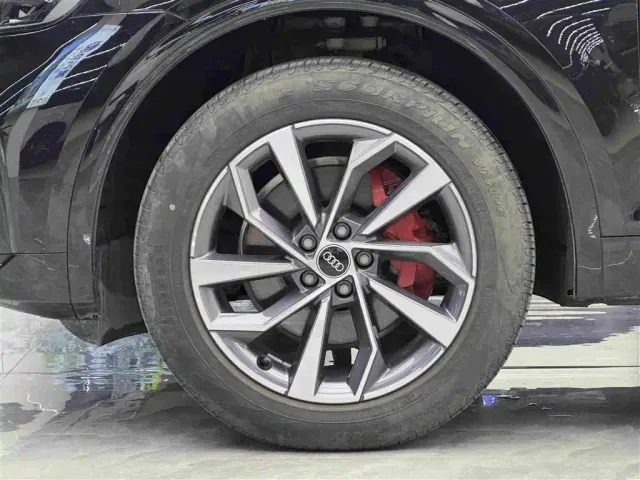Audi Q5L — Фото автомобиля 4