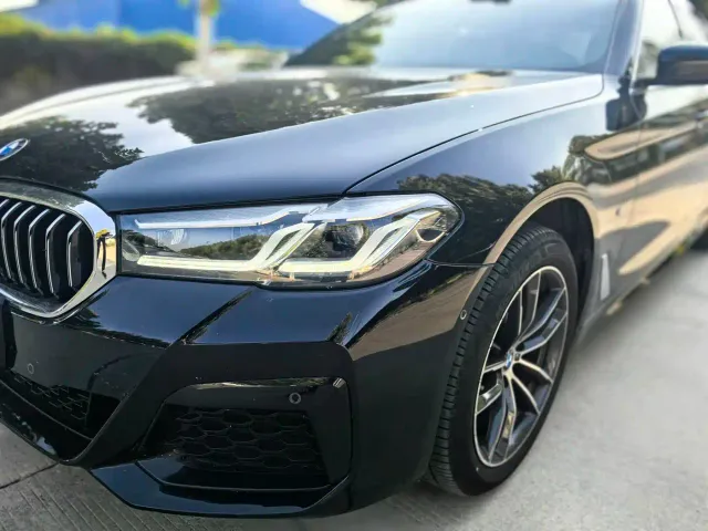 BMW 5 Series — Фото автомобиля 3