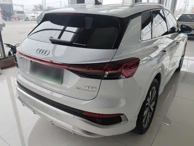 Audi Q4 e-tron — Фото автомобиля 6