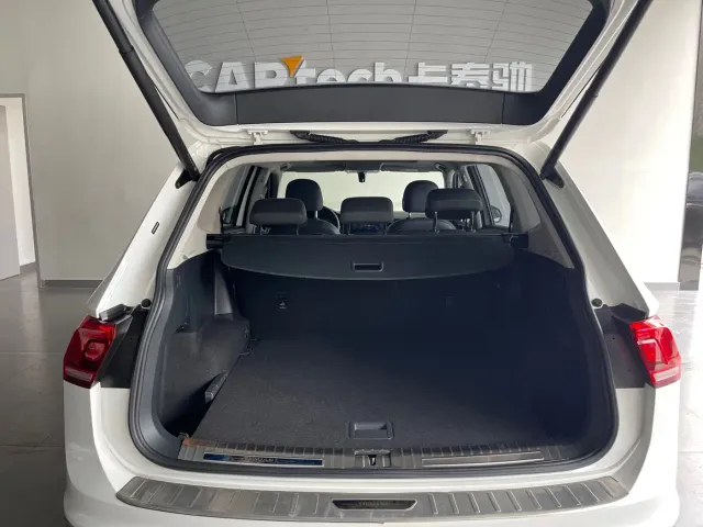 Volkswagen Tiguan L — Фото автомобиля 24