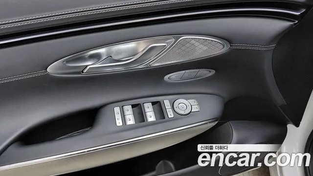 Genesis GV70 — Фото автомобиля 27