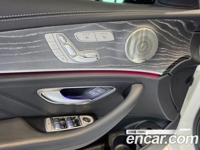 Mercedes-Benz E-Class — Фото автомобиля 14