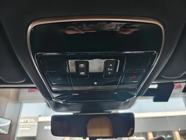 Land Rover Range Rover Sport — Фото автомобиля 18