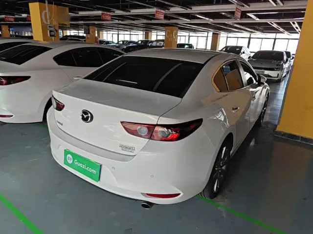 Mazda Axela — Фото автомобиля 6