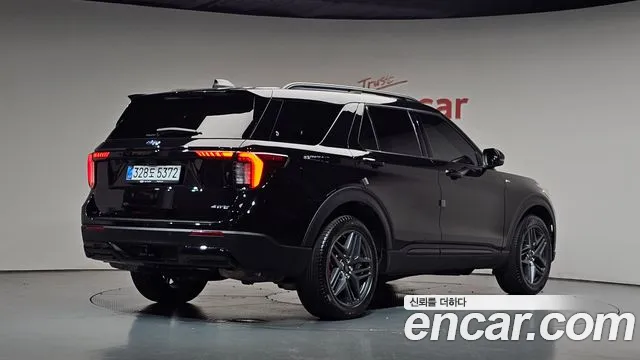 Ford Explorer 6th Gen — Фото автомобиля 2