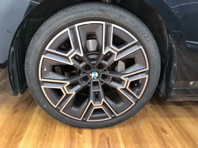 BMW 5 Series — Фото автомобиля 22
