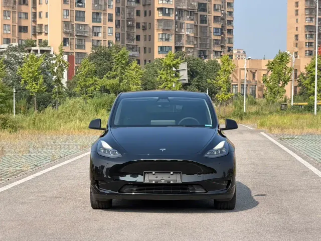 Фотография автомобиля — Tesla Model Y