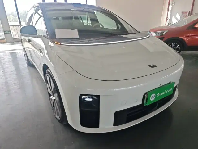Li Auto i6 — Фото автомобиля 3
