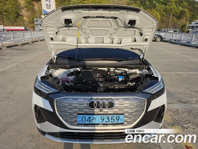 Audi Q4 e-tron F4 — Фото автомобиля 10
